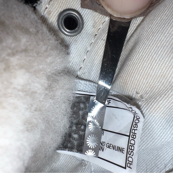 UGG Laela Quilted Nubuck  Sheepskin Leather Slip-on Sneaker size 8 - Picture 8 of 12